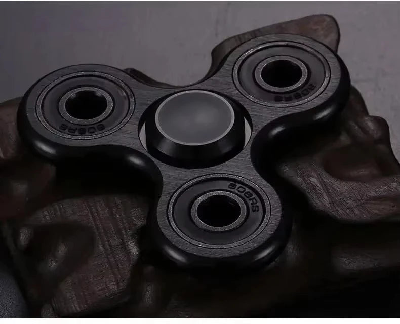 Spinner Metálico Antiestrés – Alivio Sensorial y Mejora de la Concentración
