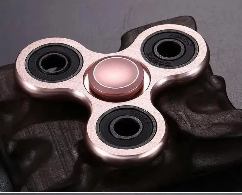 Spinner Metálico Antiestrés – Alivio Sensorial y Mejora de la Concentración