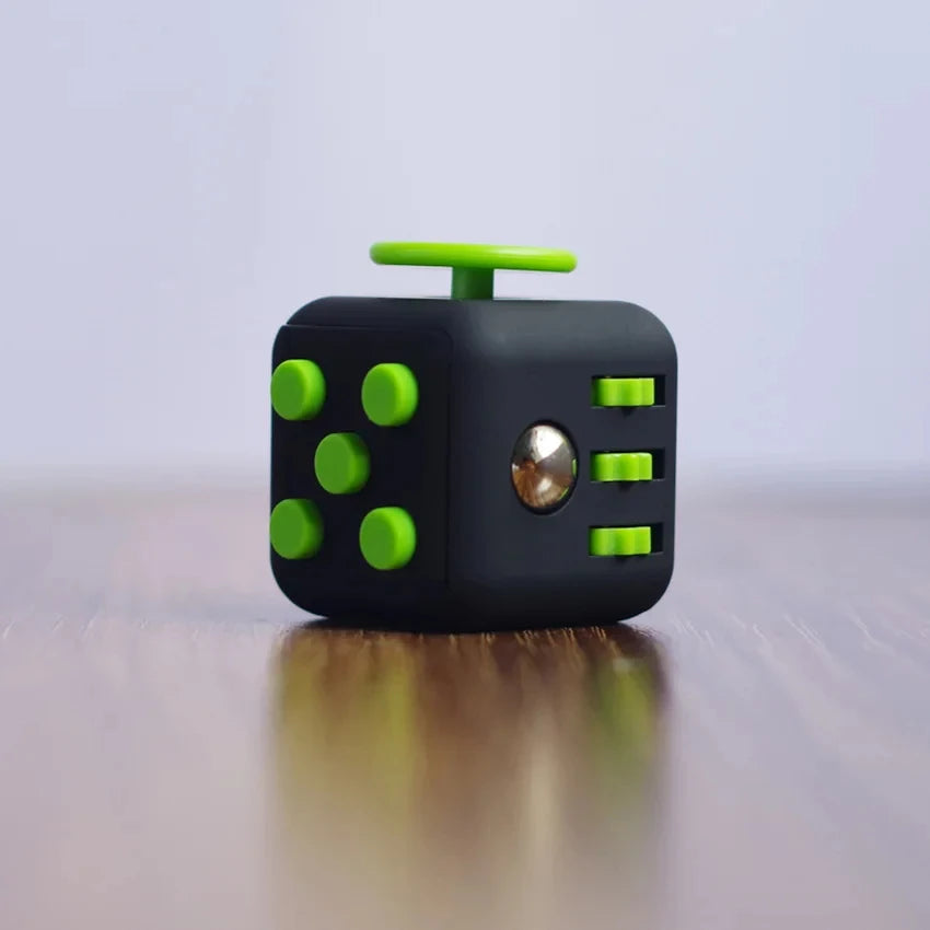 Dado Fidget Antiestrés – Estimula el Movimiento y Mejora el Enfoque