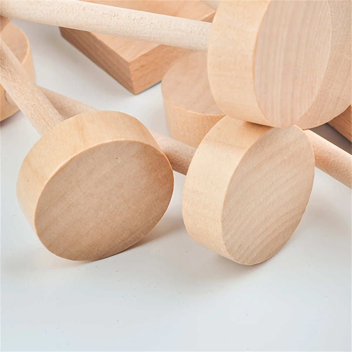16 modelos de mini señales de tráfico de madera adecuados para juegos de tráfico DIY